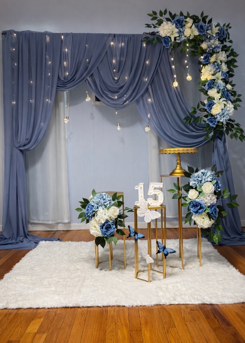 XV años en azul acero con rosas y mariposas
